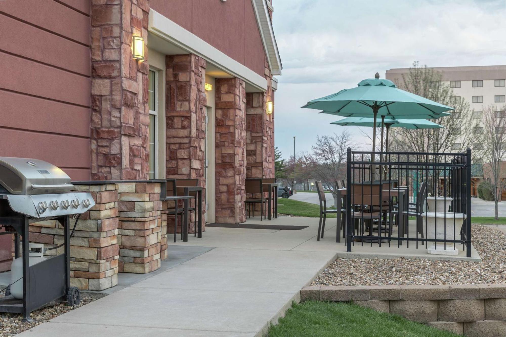 Homewood Suites By Hilton Cedar Rapids-North Esterno foto